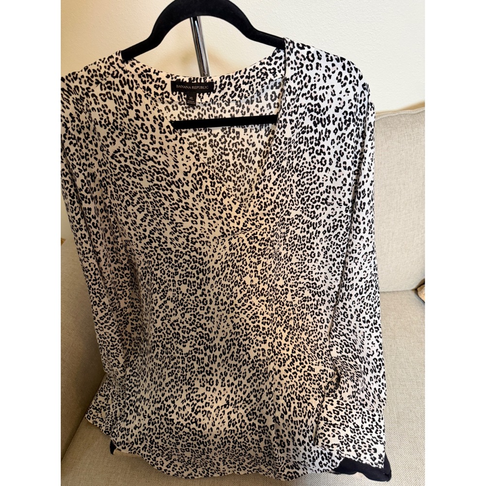 Banana Republic Womens XL Leopard Print V-Neck Long Sleeve Blouse Black White